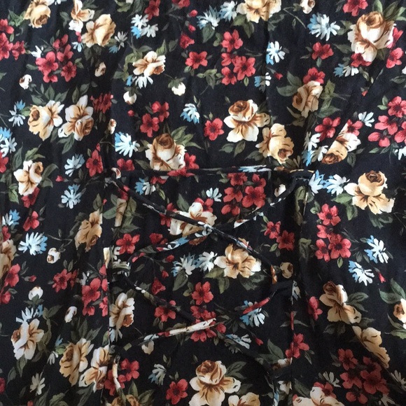 Flowy Floral Maxi Dress!! - Picture 5 of 5